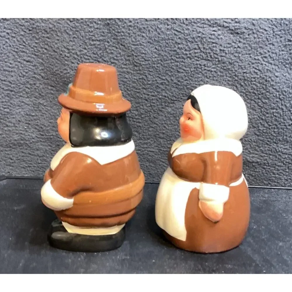Publix,The Pilgrim Pair Ceramic, Original Collectible Salt and Pepper shakers